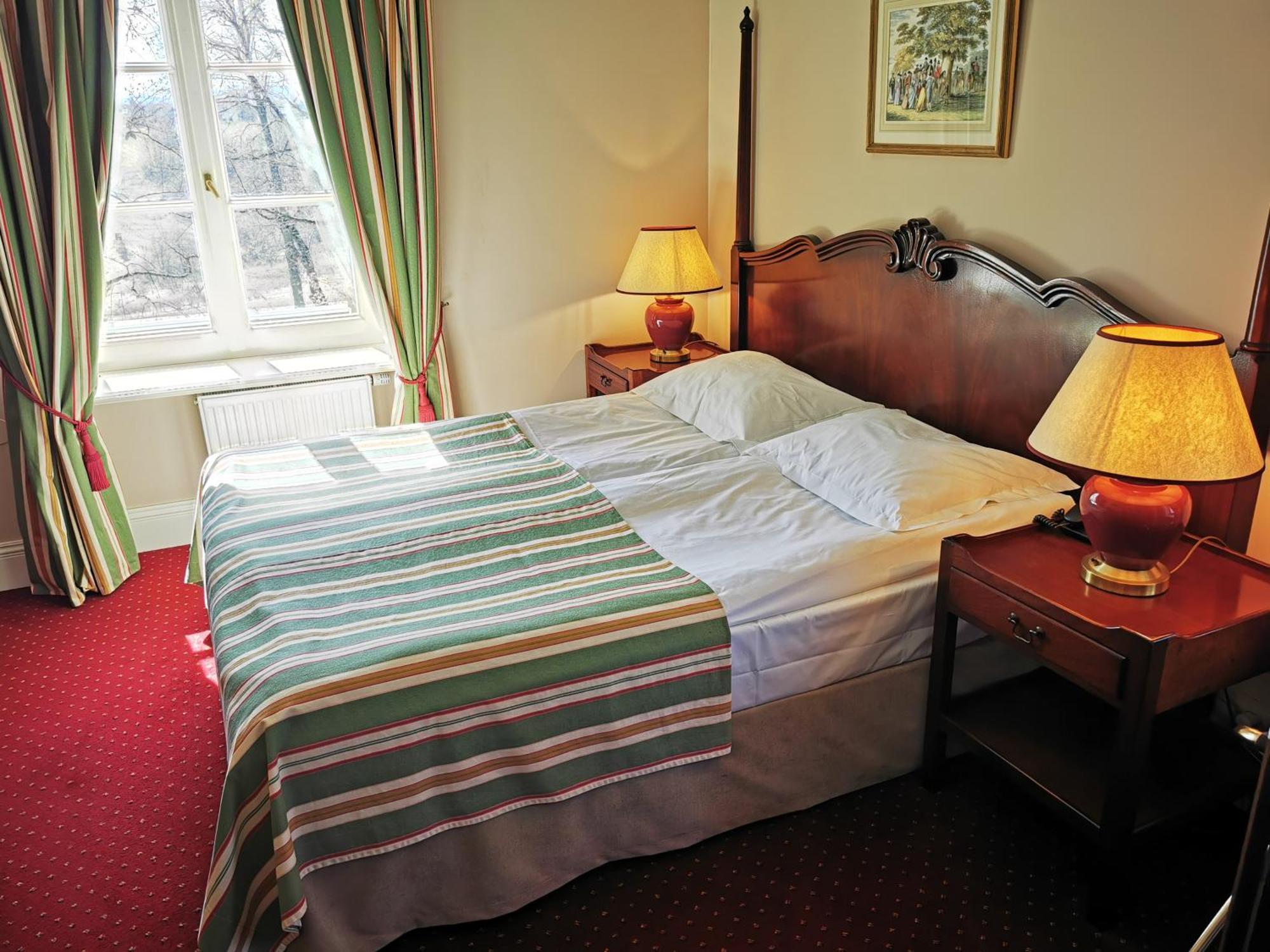 Dwor Sierakow Hotel Kültér fotó
