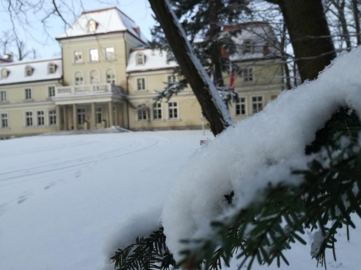 Dwor Sierakow Hotel Kültér fotó