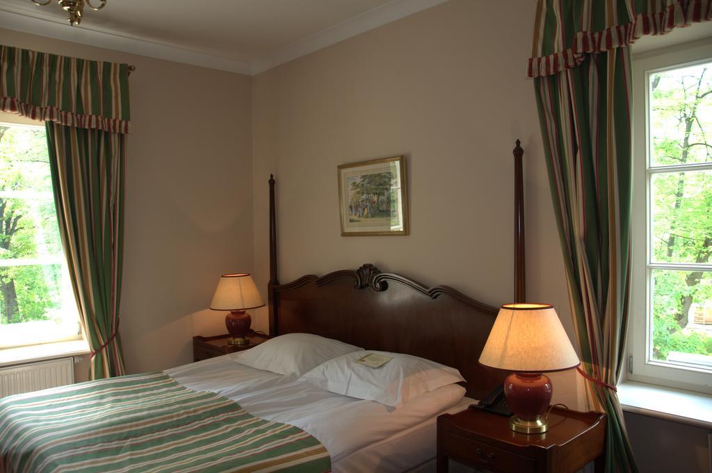 Dwor Sierakow Hotel Kültér fotó