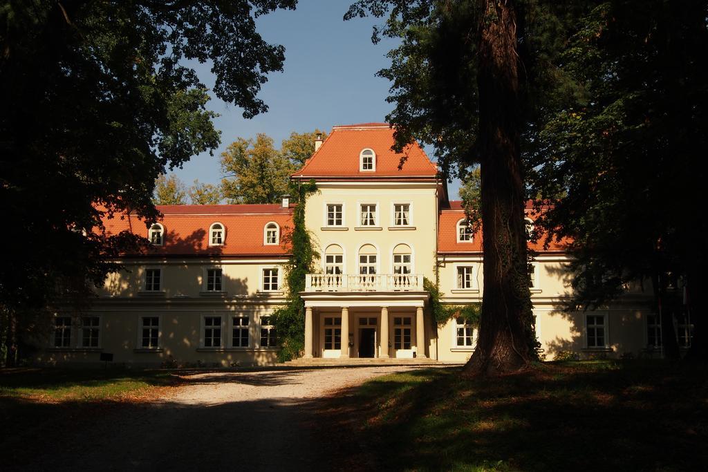 Dwor Sierakow Hotel Kültér fotó