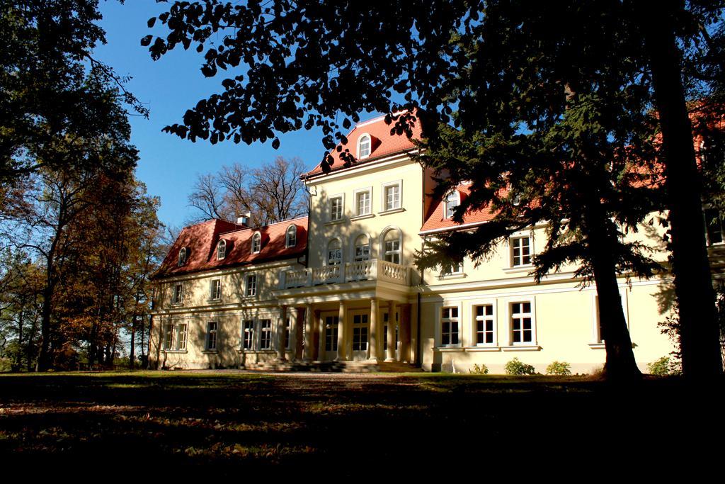 Dwor Sierakow Hotel Kültér fotó