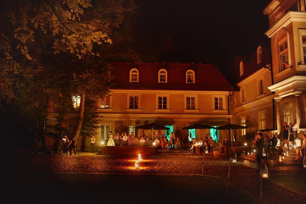Dwor Sierakow Hotel Kültér fotó