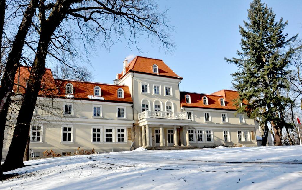 Dwor Sierakow Hotel Kültér fotó